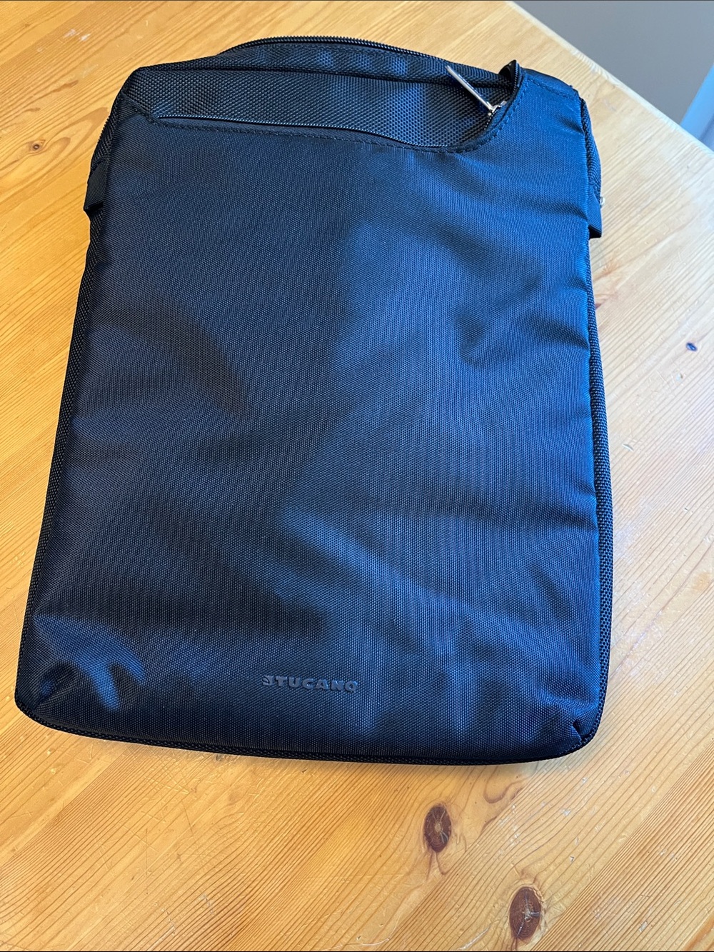 TUCANO Slim Tablet Bag- Black